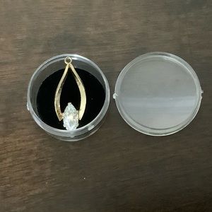 ❗️DIAMOND Cubic Zirconia & Gold Teardrop Pendant for Necklace MSRP $138